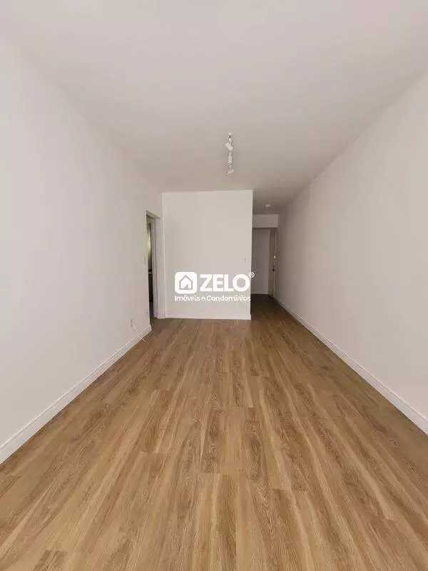 Sala de apartamento bem iluminada